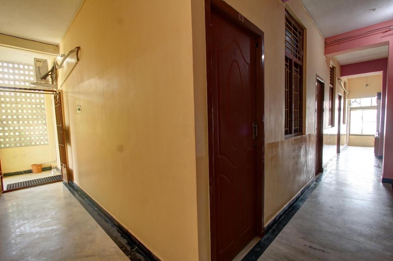 Oyo 38664 Rt Residency Hotel Golden Rock Exterior foto