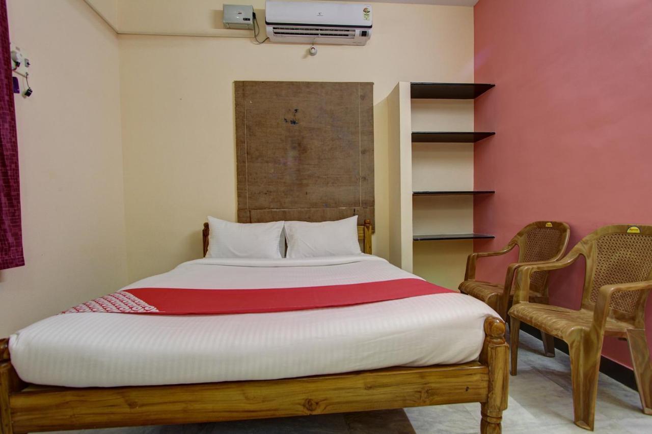 Oyo 38664 Rt Residency Hotel Golden Rock Exterior foto
