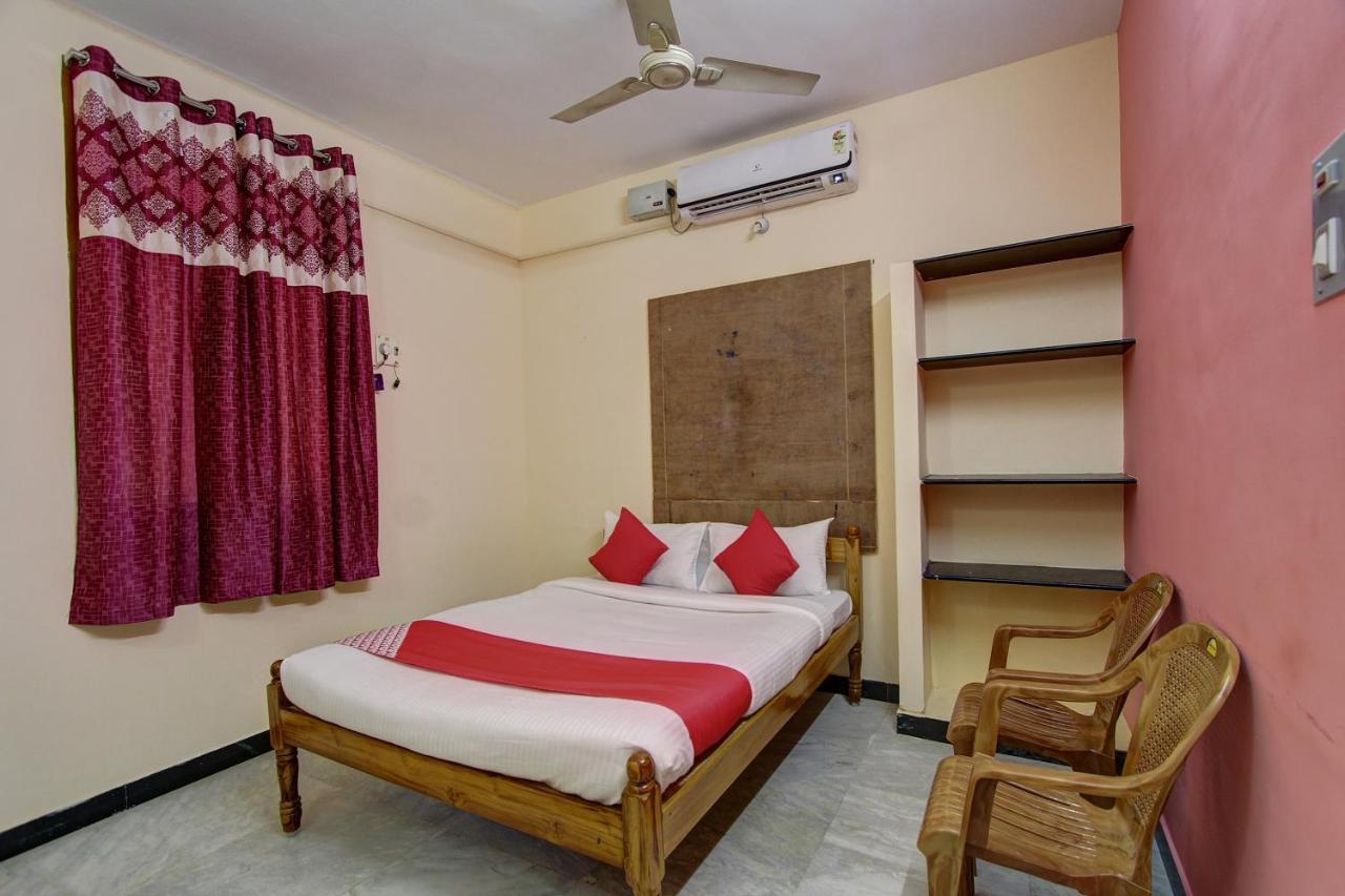 Oyo 38664 Rt Residency Hotel Golden Rock Exterior foto